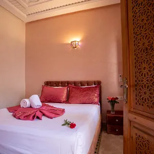 riad-la-petite-rose.marrakeshhotelsmorocco.com/