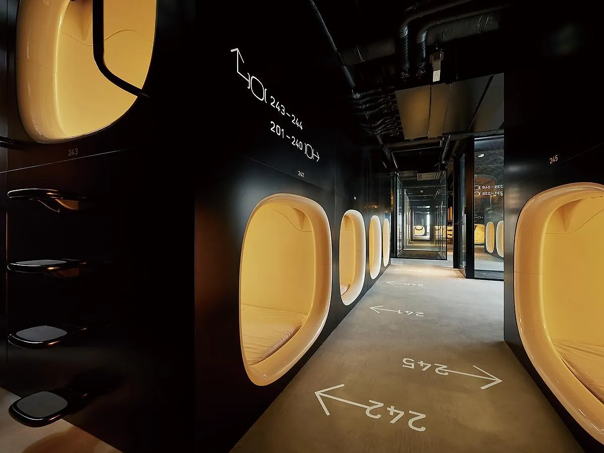 Capsule hotel 9H Nine Hours Akasaka Sleep Lab Tokyo